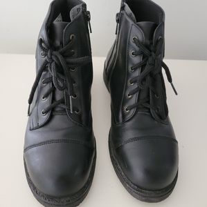 SAFETY BOOTS. Featherlike Aviator Safety Boots. Size 5 1/2